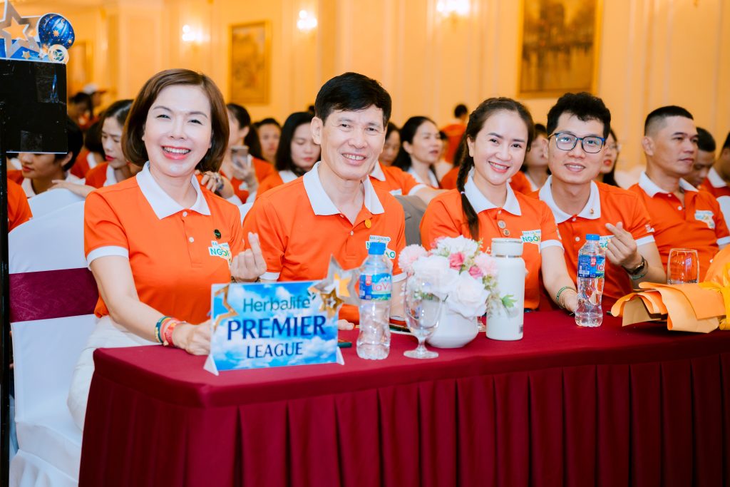 In áo thun sự kiện 2025
