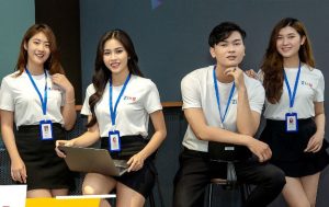 Tự thiết kế đồng phục
