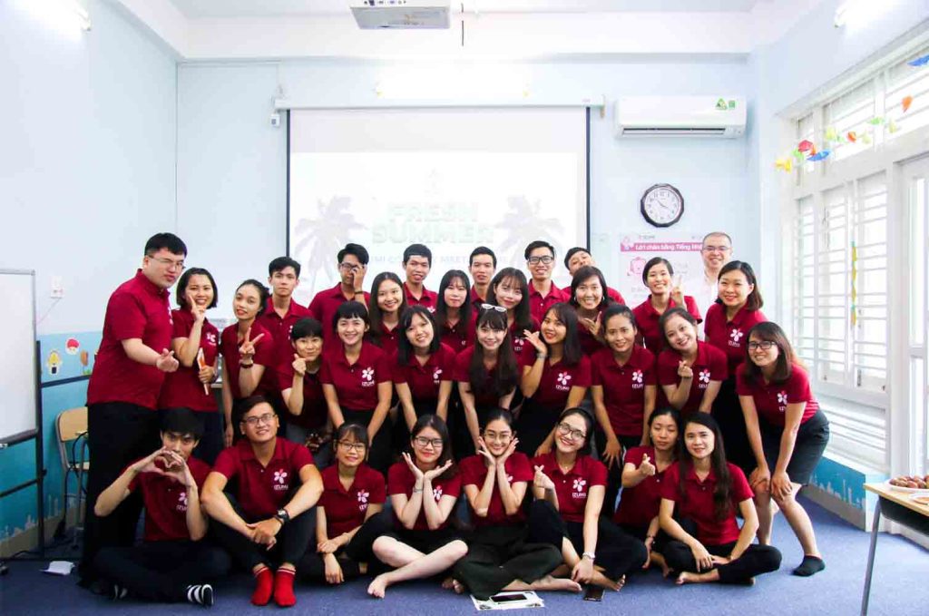 áo thun đồng phục trung tâm tiếng anh