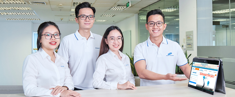 Đồng phục nhân viên