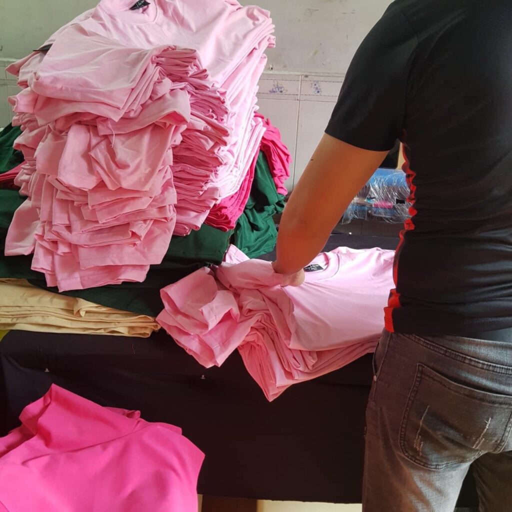 Đặt may áo thun tại xưởng