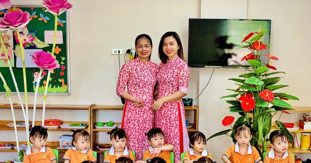 Áo dài giáo viên mầm non