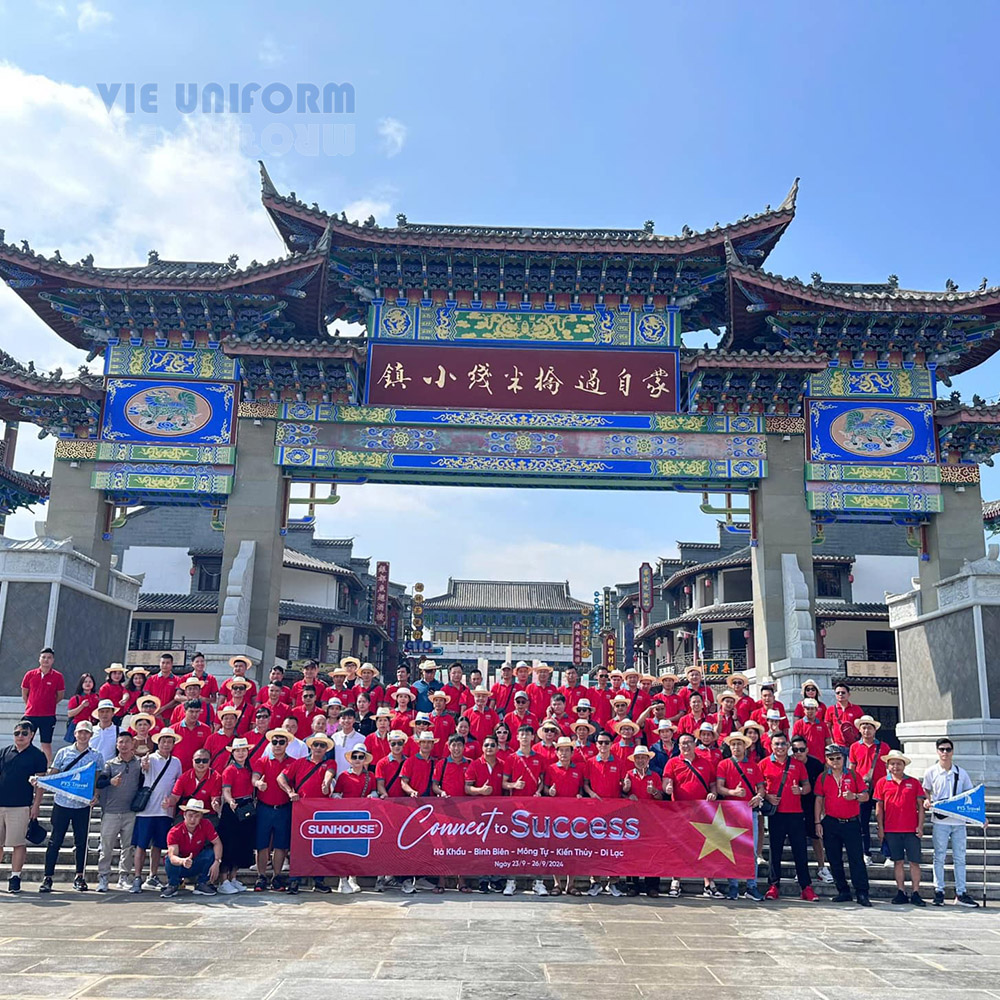 Áo thun du lịch nhóm 2024