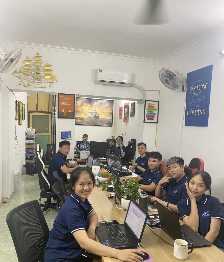 Đồng phục công ty mới